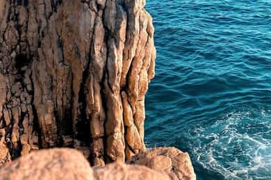 Cliff Diving & Coasteering in der Nähe von Barcelona + Transport