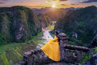 Ninh Binh full day - Mua Cave - Tam Coc boating - Hoa Lu