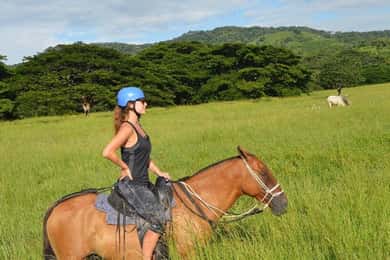 La Cruz, Guanacaste: Äkta ridtur på hästryggen Tropisk skog