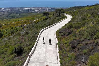 Vesuvio Bike Tour: Vesio: Summit Ride ja sisäänpääsylippu: Summit Ride and Entrance Ticket