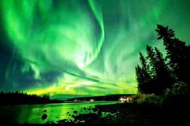Kiruna: Snöskotertur med övernattning, middag och bastu