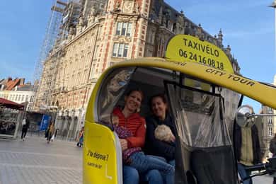 Private guided tour by electric bike taxi