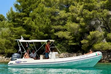 half day group speedboat tour of the islands around Zadar