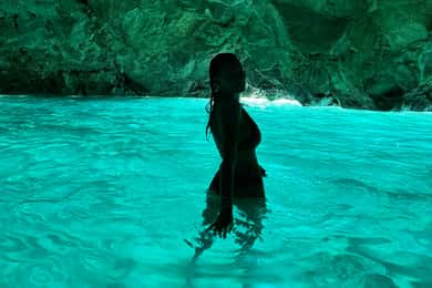 Vlore: Grama Bay & Karaburun Caves 8-Hour Speedboat Tour