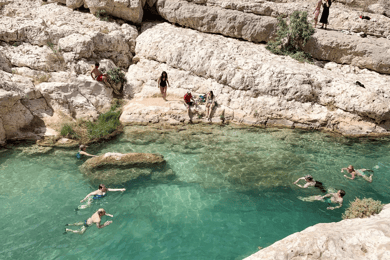 z muskatu wycieczka do wadi shab i zapadliska bimmah