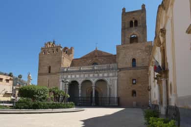 Tour privado de día completo de Monreale, Cefalu y Castelbuono