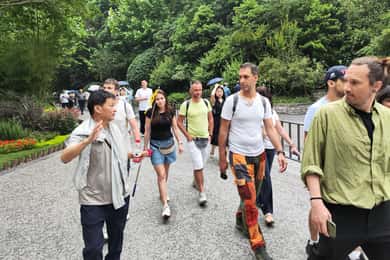 Leshan Grand Buddha Scenic Area and Panda Park Day Tour
