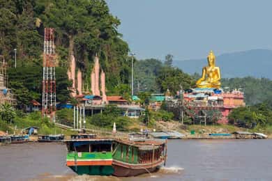 From Chiang Mai : 3 Temples & Golden Triangle with Lunch