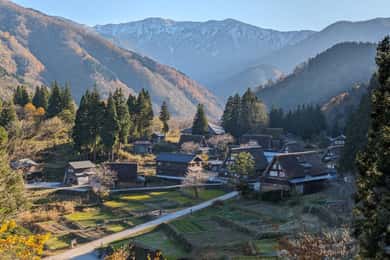 Z Kanazawy: Shirakawa-go, Gokayama a řezbářské umění