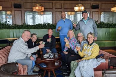 St Andrews: Tour a piedi dei punti salienti della città con Cocktail