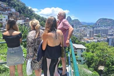 Favela Santa Marta: Walking Tour with local guide