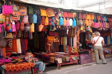 Paseo por el patrimonio de Agra: explora tesoros ocultos con un guía local