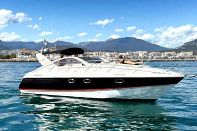 Marbella: 2-8 hour private cruise on luxury yacht Targa37 or Targa48