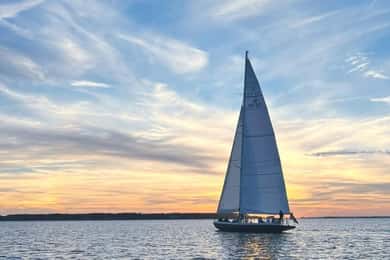 Hilton Head: Paseo en velero al atardecer de la Copa América