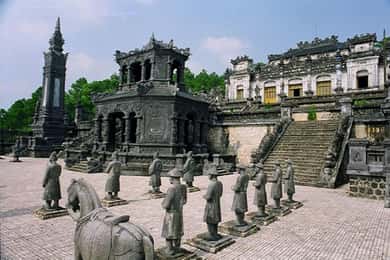 Hue Royal Tombs Tour: Visit Best Pagodas & Mausoleums