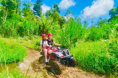 Paseo en quad, cascadas y clase de cocina auténtica en munduk