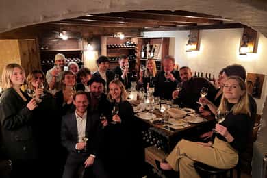 Colónia-Nippes: Prova de vinhos gourmet com prato de queijos