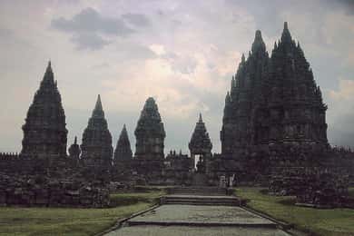 Yogyakarta : prambanan temple sunset with expert local guide