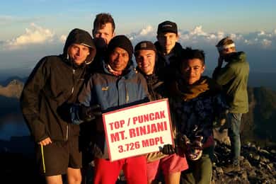 ONE-DAY TREK TO SENARU CRATER RIM