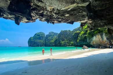 Ao Nang: Phi Phi Islands Speedboat Maya Bay & Pileh Lagoon