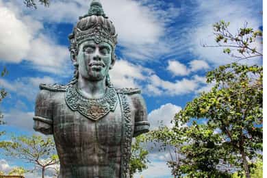 Bali: Customised Uluwatu Tour With Transfer Drop off/Pick up