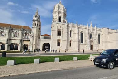 Transfer: Zum/vom Flughafen zu deinem Wunschort in Lissabon