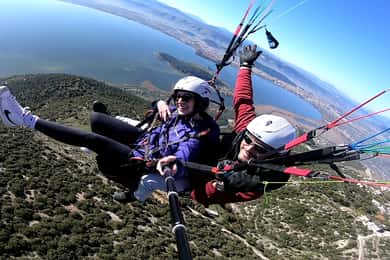 Ioannina: Tandem Paragliding Experience