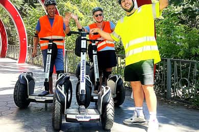 Tirana: tour guiado na cidade de Segway com guia local e principais atrações da cidade