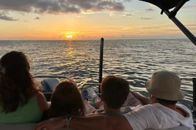 Naples: Sunset Boat Tour with Snacks and Drinks