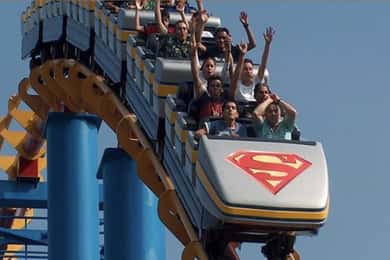 Ciudad de México: Entrada Six Flags + tour con paradas libres por la ciudad