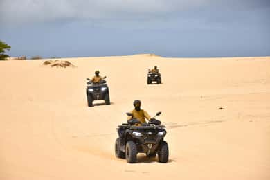 Aventura de Quadriciclo a Norte da Boa Vista: Naufrágio e Deserto de Viana