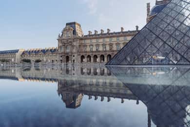 Louvre Museum Masterpieces Tour with Reserved Access