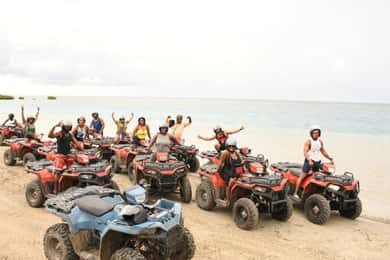 Montego Bay: Combo de aventura - quadriciclo, cavalgada e Blue Hole