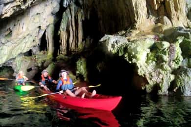 Amalfi: Kayak-Snorkel to Pandora Cave, Hidden Beach & Drinks