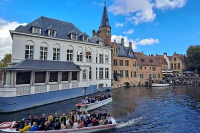 Brujas: visita privada a pie con crucero por los canales