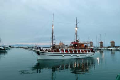 Rhodes: Sunset cruise, swimming stop, snaks & Drinks