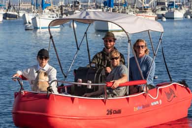 San Diego: Udlejning af elektrisk båd med solskærm
