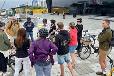 Glasgow: City Highlights Guided Bike Tour