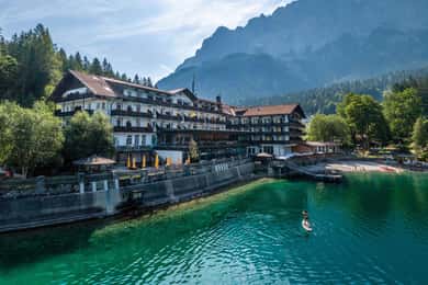 From Munich: Neuschwanstein & Zugspitze, Eibsee + Austria.