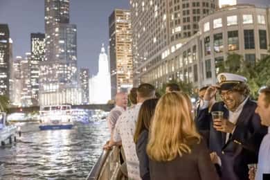 Río Chicago: Cóctel Guiado al Atardecer y Recorrido Arquitectónico