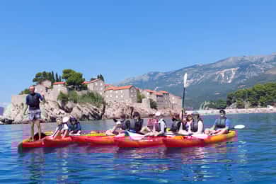 Budva: Kajaktour vom Strand Becici zur Insel Sveti Stefan