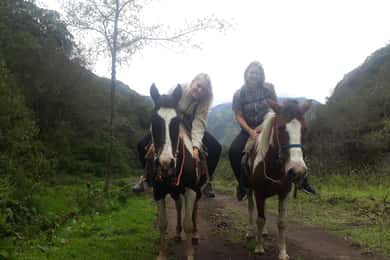 Banos: 3 Hours Horseback Riding with Tungurahua Views
