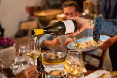 Degustazione di vini e assaggi tipici nel Val di Noto