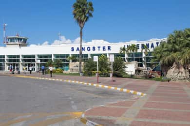 Ocho Rios: Traslado partilhado de ida para o aeroporto de Montego Bay