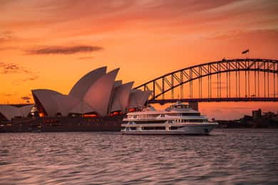 Sydney: Harbour Dinner Cruise with 3, 4 or 6-Course Menu