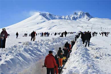 Excursão de esqui na montanha Erciyes, na Capadócia