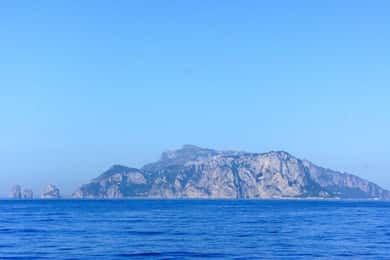 ポジターノ発：青の洞窟とカプリ島グループクルーズ