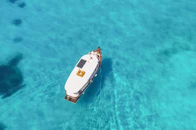 San Teodoro: Fischertour und Mittagessen mit frischem Fisch und Sprünge zwischen den Inseln