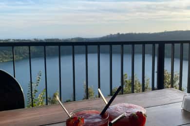 Roma: tour particular a Castel Gandolfo com almoço à beira do lago