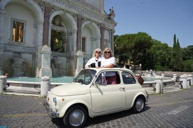 Rome: Fiat 500 Experience with Gelato and Photos